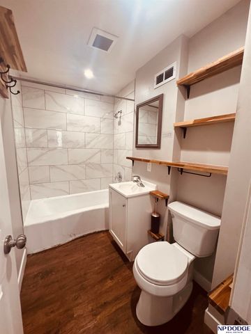 2513 I Street, Omaha, NE 68107