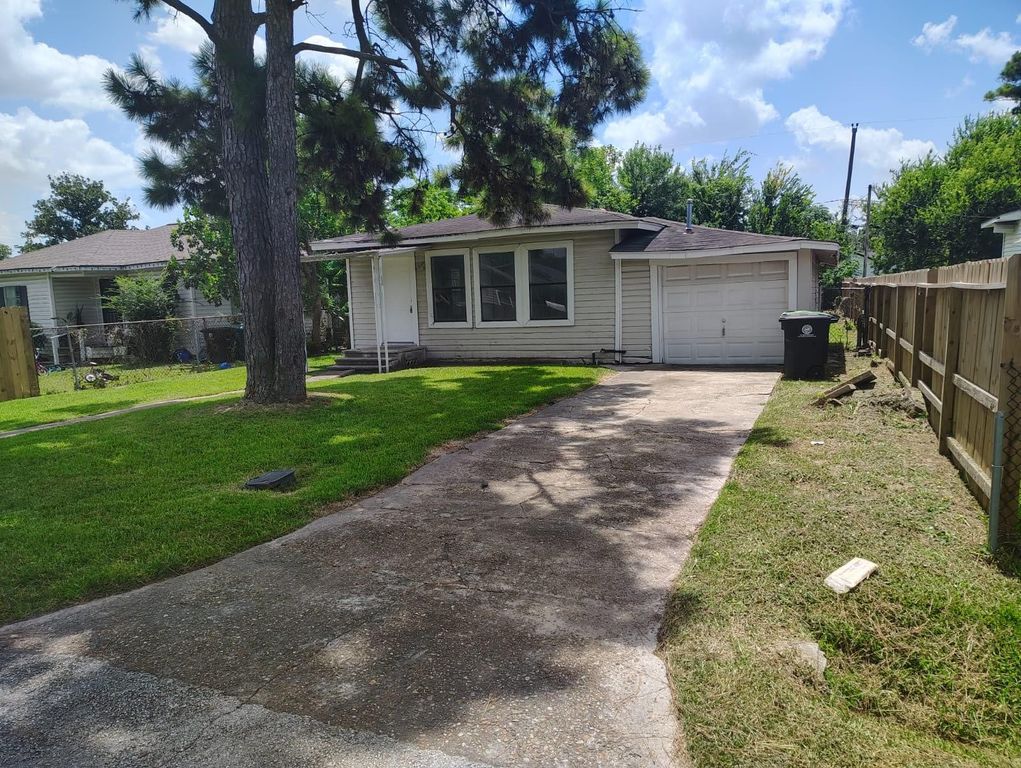 242 Bolden Street, Houston, TX 77029