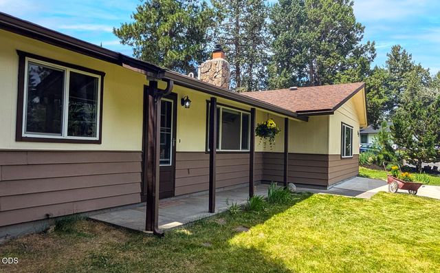 69 SE Piper Drive, Bend, OR 97702