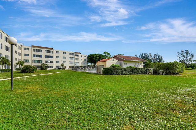 6768 10th Avenue N 113, Lake Worth, FL 33467