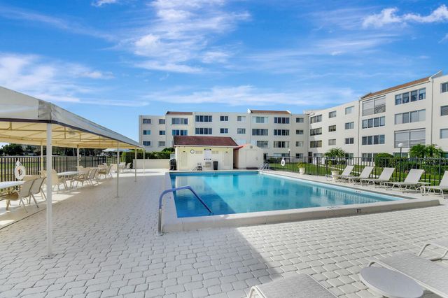 6768 10th Avenue N 113, Lake Worth, FL 33467