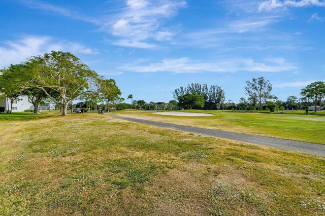 6768 10th Avenue N 113, Lake Worth, FL 33467