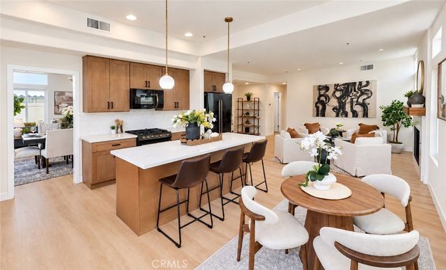 6727 E Pinnacle Pointe, Orange, CA 92869