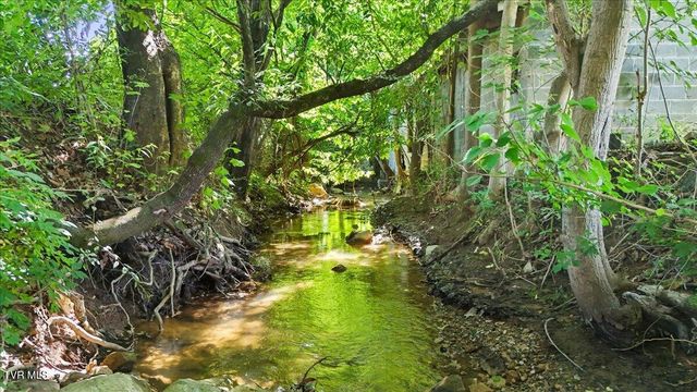 229 Blountville Bypass, Blountville, TN 37617
