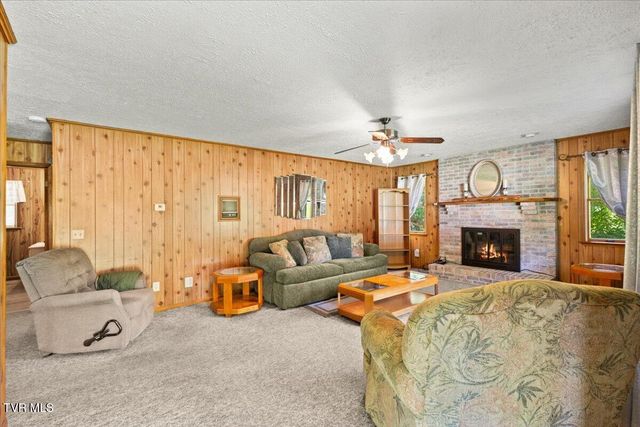 229 Blountville Bypass, Blountville, TN 37617