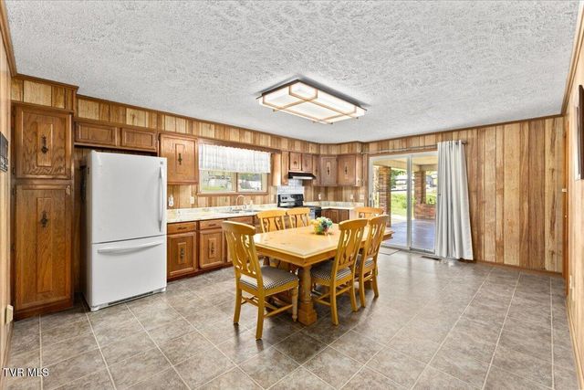 229 Blountville Bypass, Blountville, TN 37617