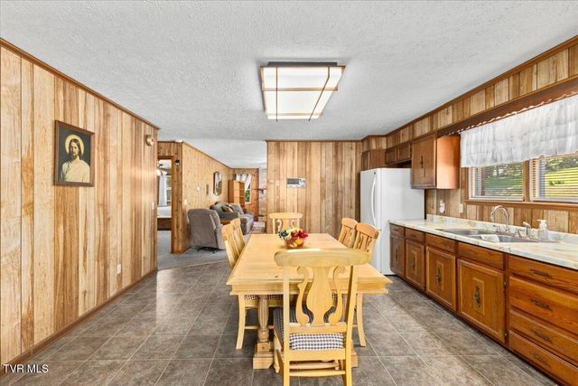 229 Blountville Bypass, Blountville, TN 37617
