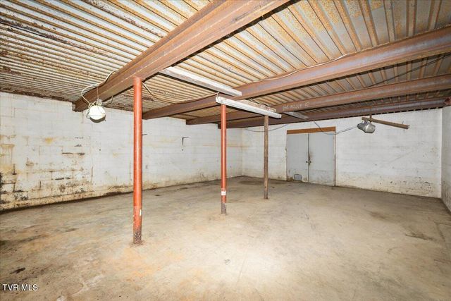 229 Blountville Bypass, Blountville, TN 37617