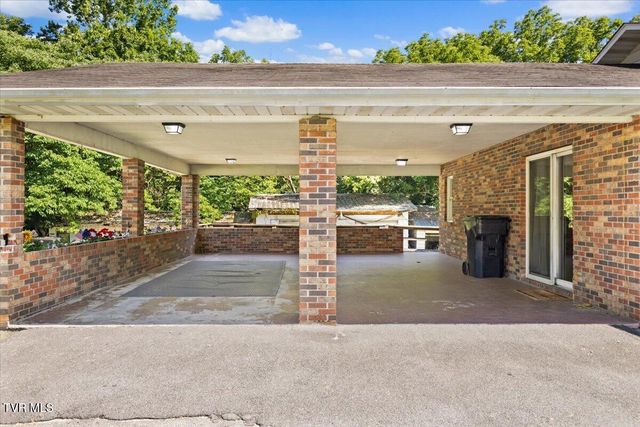 229 Blountville Bypass, Blountville, TN 37617