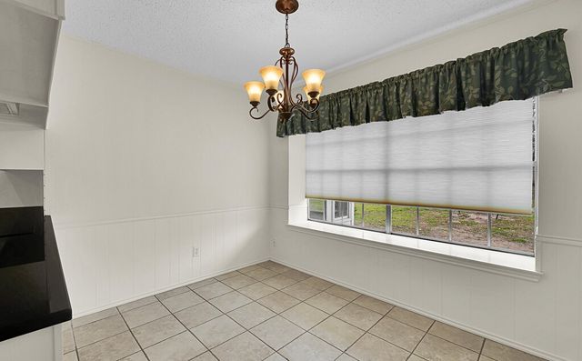 712 Willow Creek Drive, Woodway, TX 76712