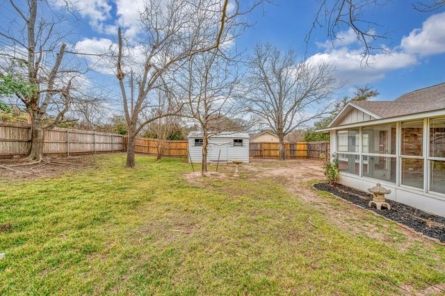 712 Willow Creek Drive, Woodway, TX 76712