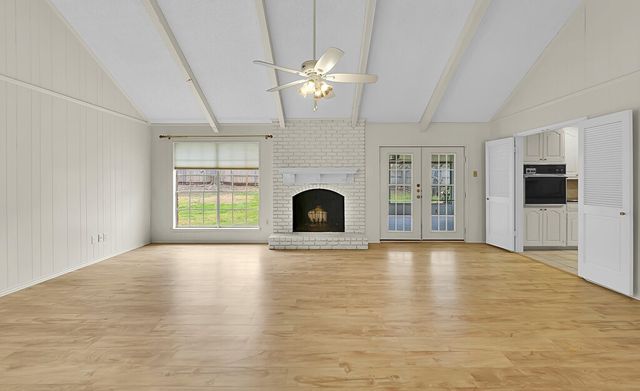 712 Willow Creek Drive, Woodway, TX 76712