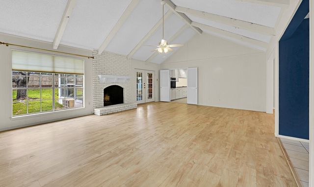 712 Willow Creek Drive, Woodway, TX 76712