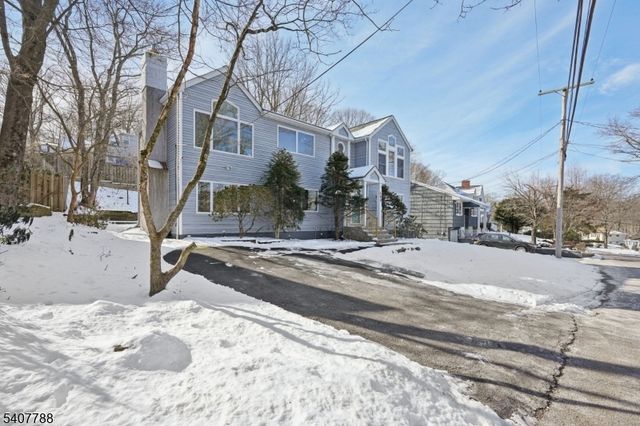 286 Carentan Rd, Hopatcong Boro, NJ 07843