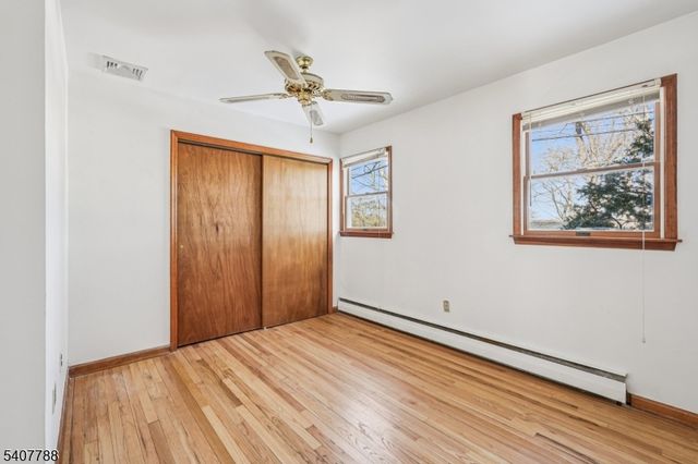 286 Carentan Rd, Hopatcong Boro, NJ 07843