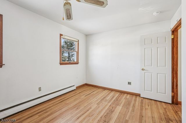 286 Carentan Rd, Hopatcong Boro, NJ 07843