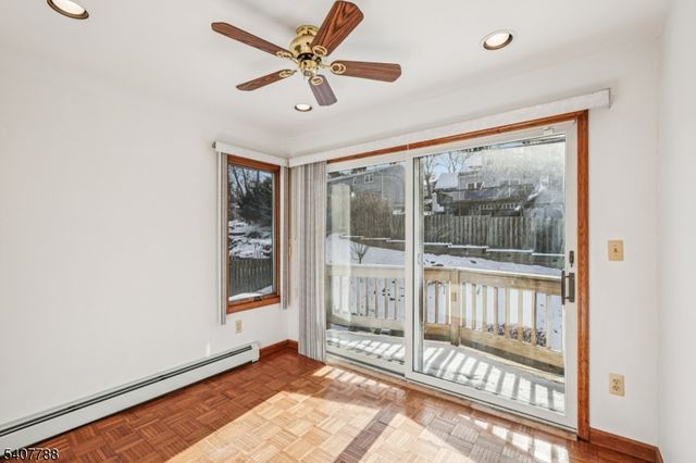 286 Carentan Rd, Hopatcong Boro, NJ 07843