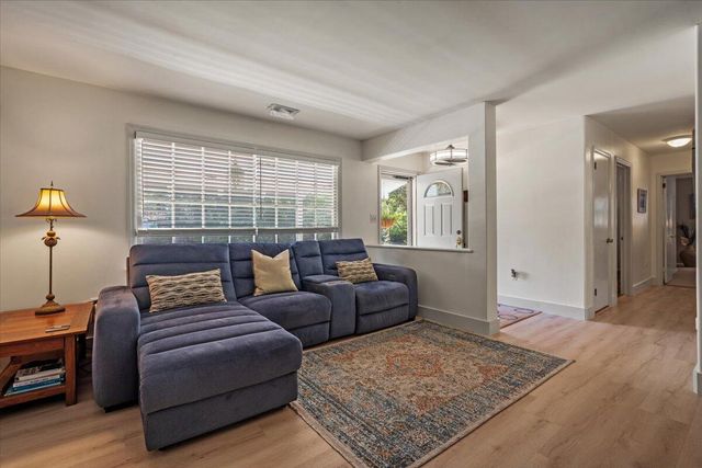 939 Mikell Drive, Charleston, SC 29412