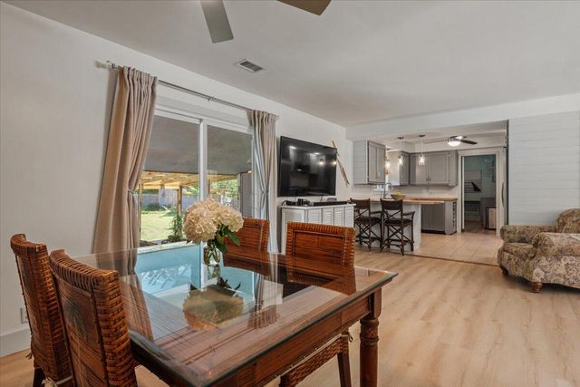 939 Mikell Drive, Charleston, SC 29412