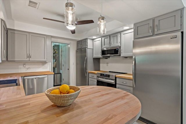 939 Mikell Drive, Charleston, SC 29412