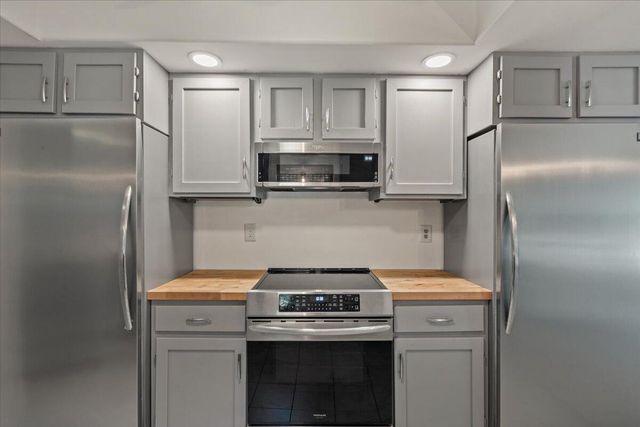 939 Mikell Drive, Charleston, SC 29412