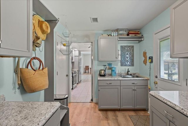 939 Mikell Drive, Charleston, SC 29412