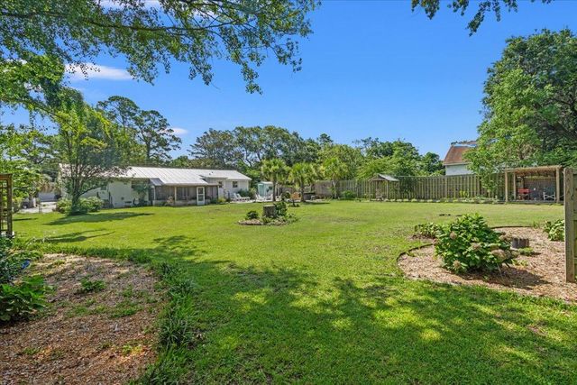 939 Mikell Drive, Charleston, SC 29412