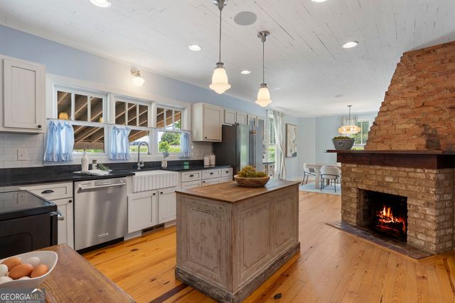 527 Main Street, Suwanee, GA 30024