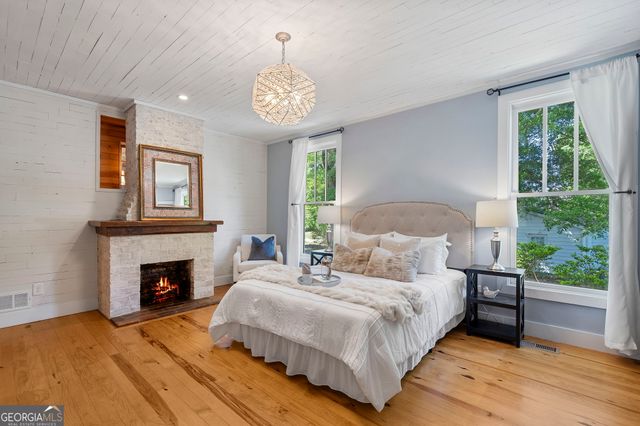 527 Main Street, Suwanee, GA 30024