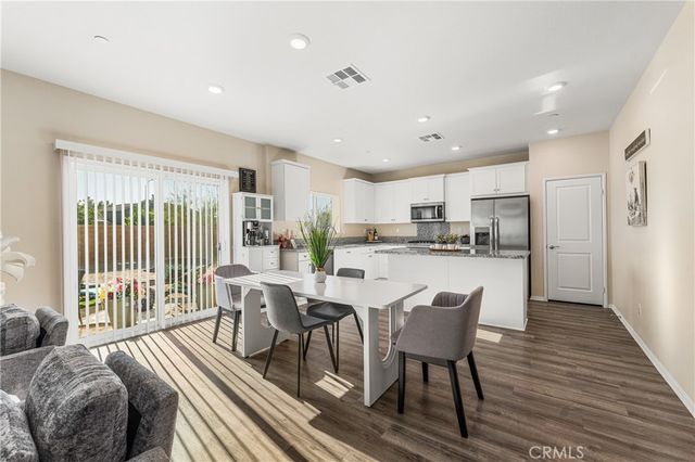 44325 Moccasin Place, Lancaster, CA 93536