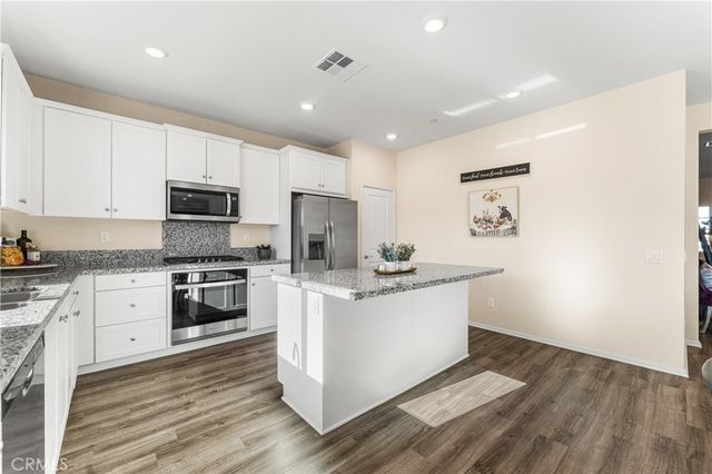 44325 Moccasin Place, Lancaster, CA 93536