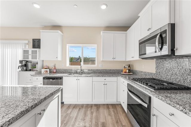 44325 Moccasin Place, Lancaster, CA 93536