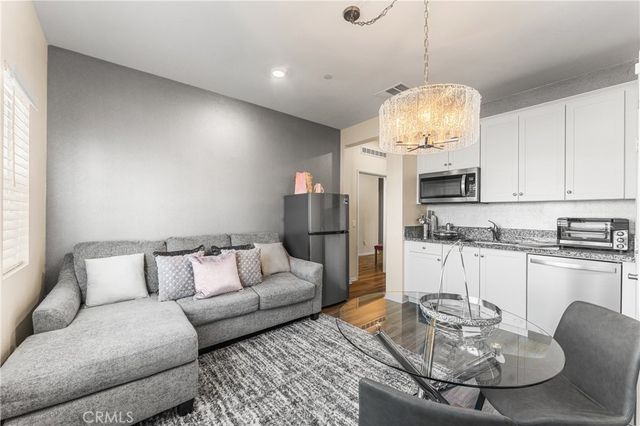 44325 Moccasin Place, Lancaster, CA 93536
