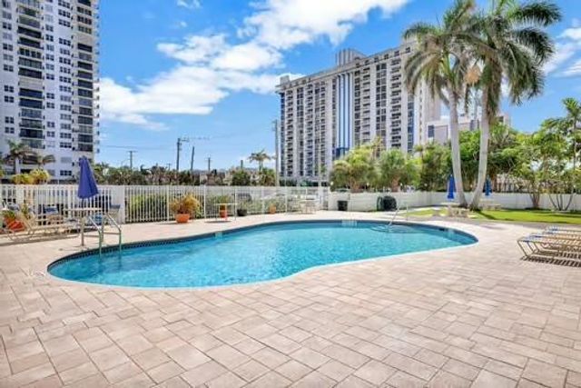 1901 S Ocean Drive 202, Hollywood, FL 33019