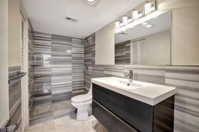 1901 S Ocean Drive 202, Hollywood, FL 33019