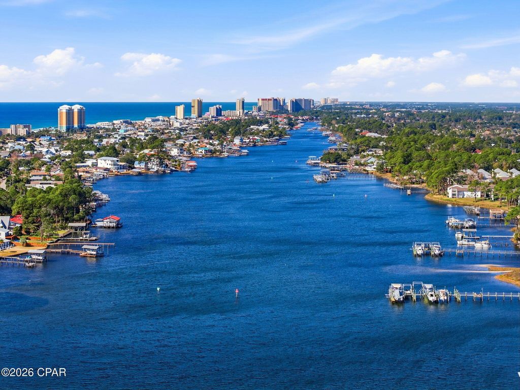 Image 11 of property listing at 6401 N Lagoon Drive, Panama City Beach, FL 32408