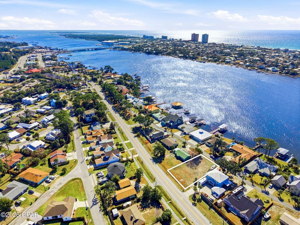 Image 8 of property listing at 6401 N Lagoon Drive, Panama City Beach, FL 32408