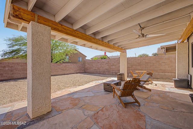 681 W Ash Ridge Drive, Green Valley, AZ 85614