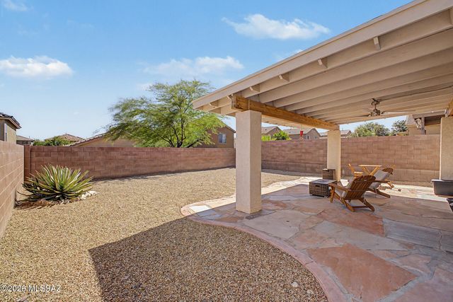 681 W Ash Ridge Drive, Green Valley, AZ 85614
