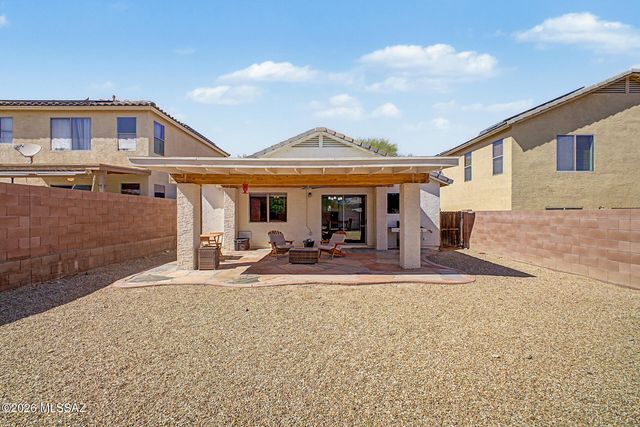 681 W Ash Ridge Drive, Green Valley, AZ 85614