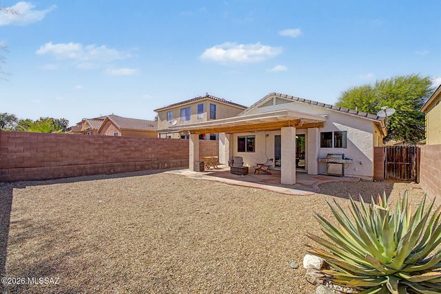 681 W Ash Ridge Drive, Green Valley, AZ 85614