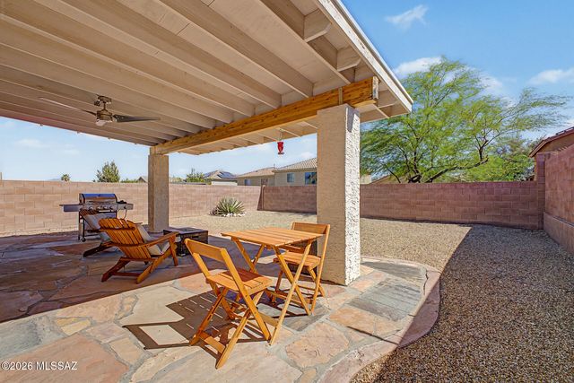 681 W Ash Ridge Drive, Green Valley, AZ 85614