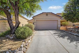 681 W Ash Ridge Drive, Green Valley, AZ 85614