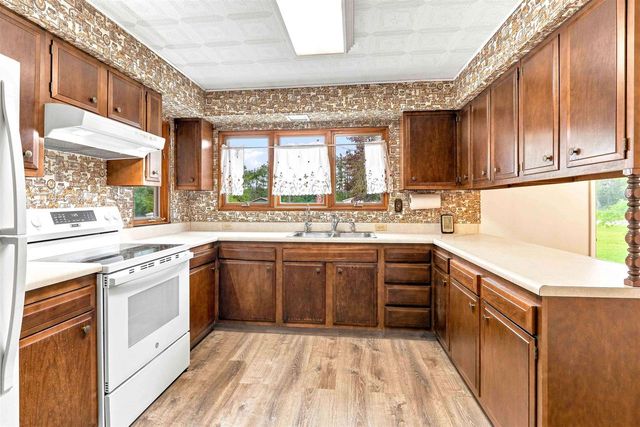 N3421 County KK Road, Hancock, WI 54943