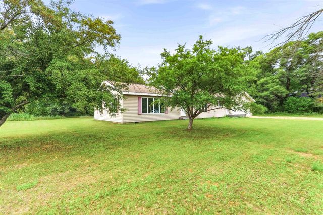 N3421 County KK Road, Hancock, WI 54943