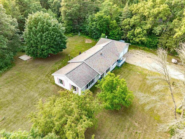 N3421 County KK Road, Hancock, WI 54943
