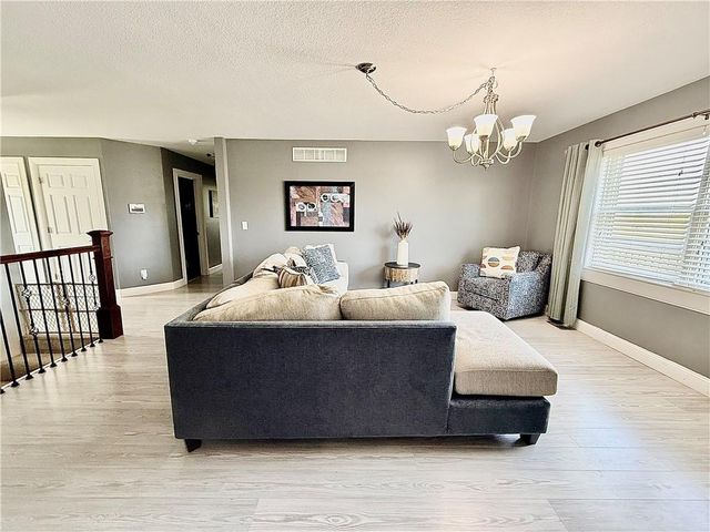 27119 Southridge Drive, Maryville, MO 64468