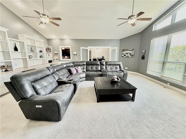 27119 Southridge Drive, Maryville, MO 64468