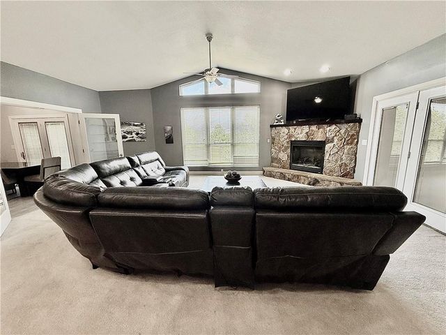 27119 Southridge Drive, Maryville, MO 64468
