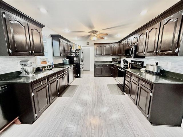 27119 Southridge Drive, Maryville, MO 64468